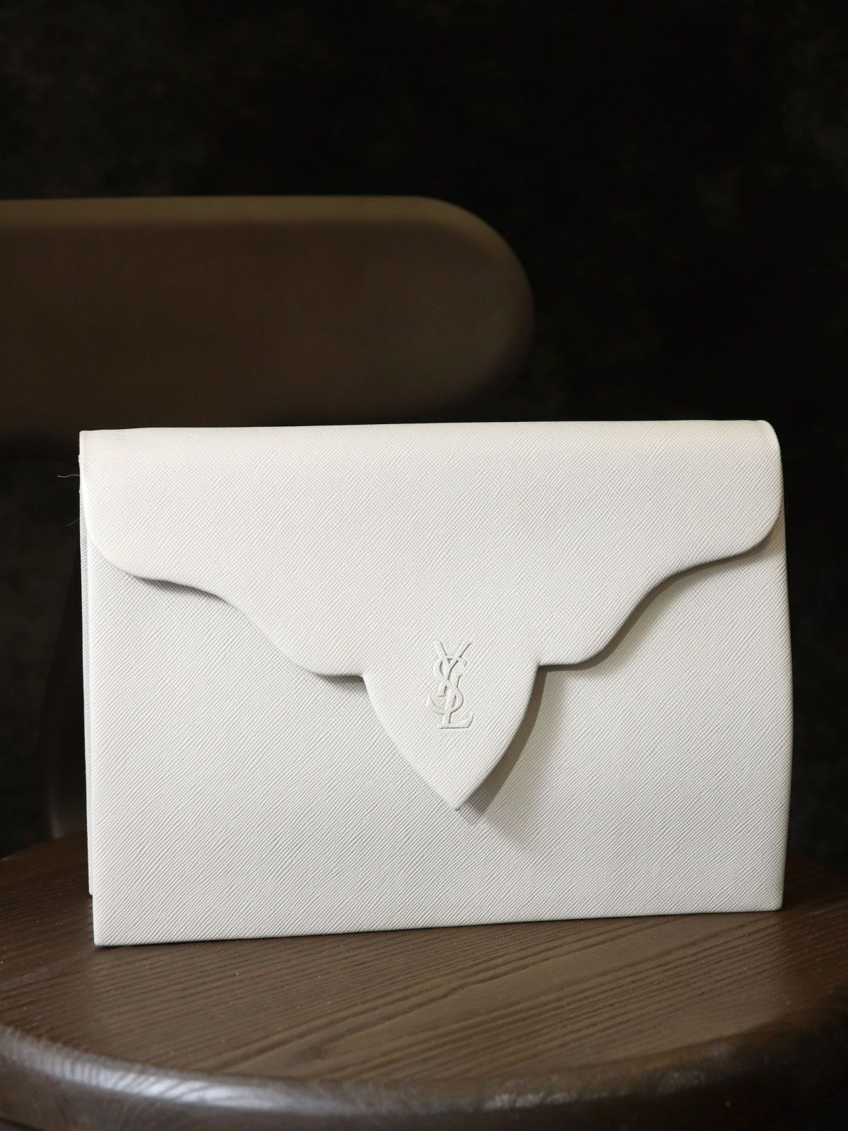 YVES SAINT LAURENT イヴ・サンローラン クラッチバッグ セカンドバッグ ヴィンテージ レザー オフホワイト 白 型押し