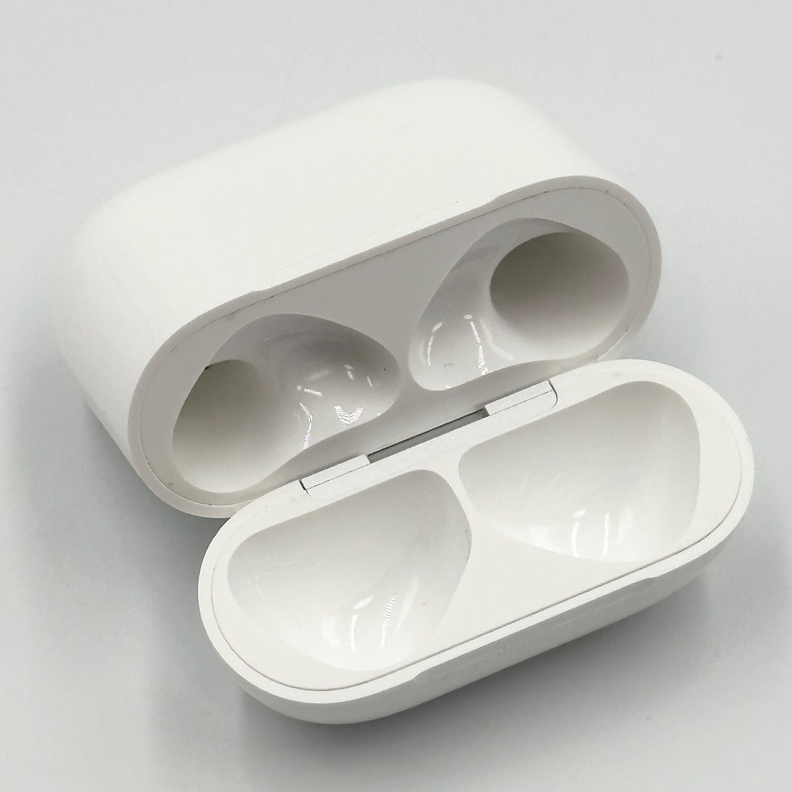 Apple AirPods 第4世代 充電ケースのみ A3058 正規品 ノイズキャンセル