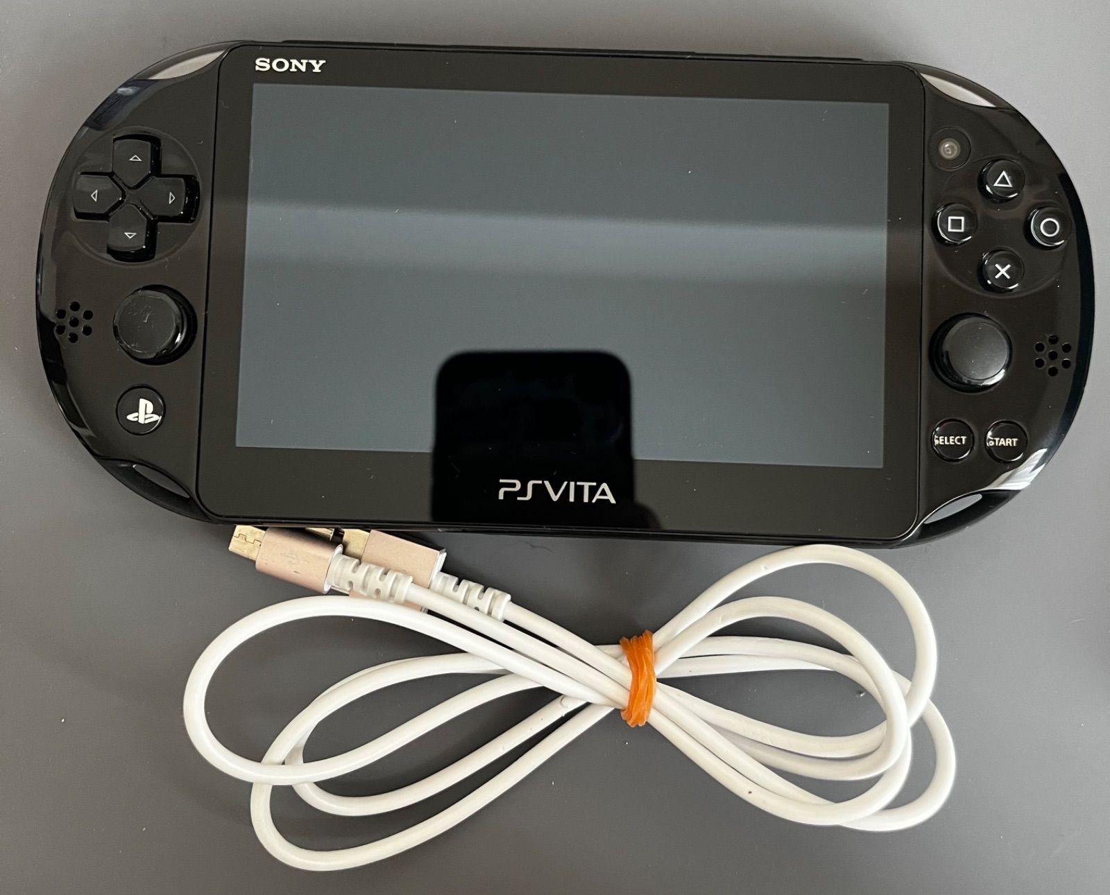 【美品】SONY PS Vita PCH-2000 ブラック 【すぐに遊べます。】