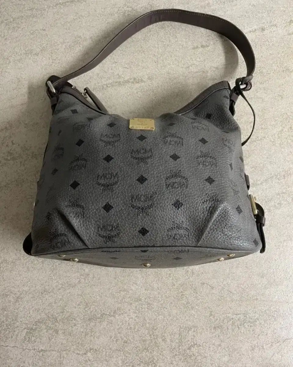 MCM エム シー エム ヴィセトス HOBO BAG