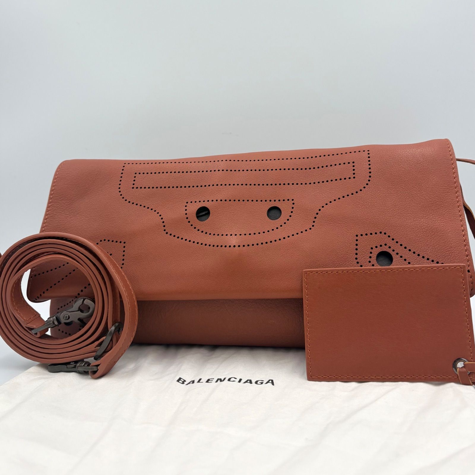 BALENCIAGA バレンシアガ ブラックアウト エンベロープ ショルダーバッグ レザー ブラウン 452318