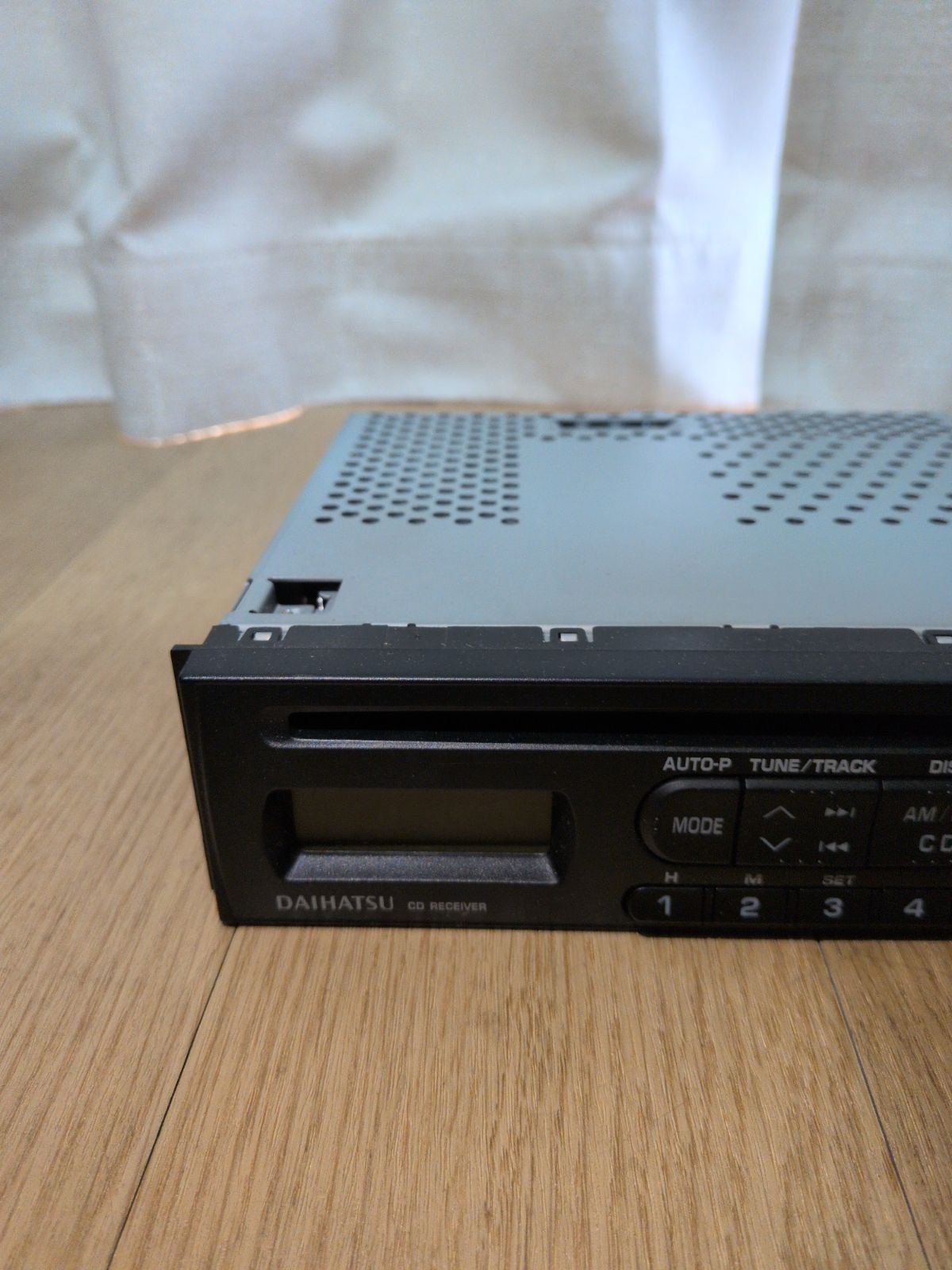 DAIHATSU ダイハツ純正カーステレオ AM/FM/CD対応 - メルカリ