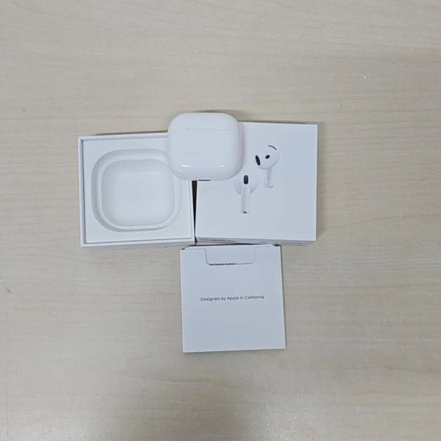 AirPods 4（アクティブノイズキャンセリング搭載モデル）中古品 外箱