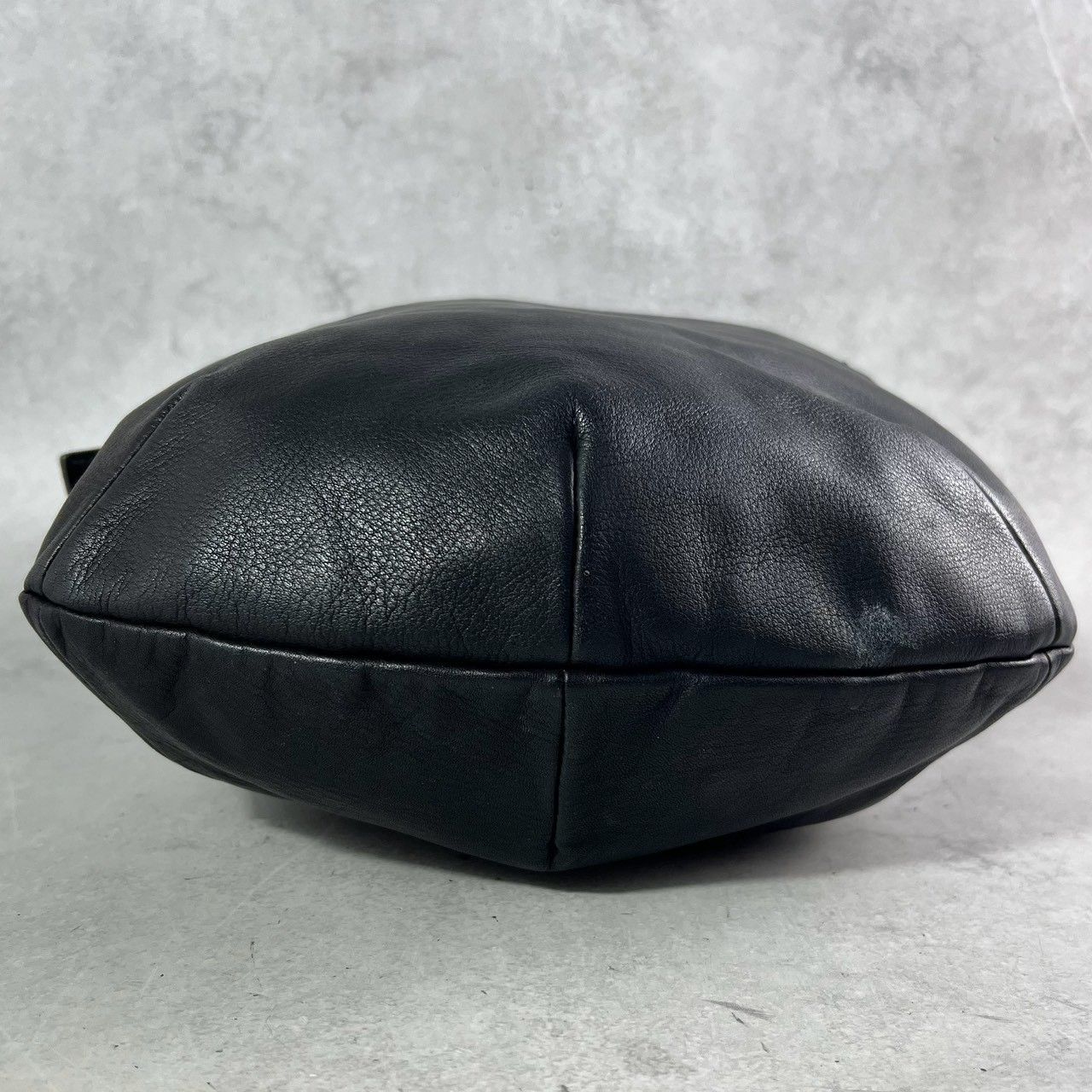 美品✨Kawa-Kawa カワカワ がま口ショルダーバッグ レザー ブラック 黒