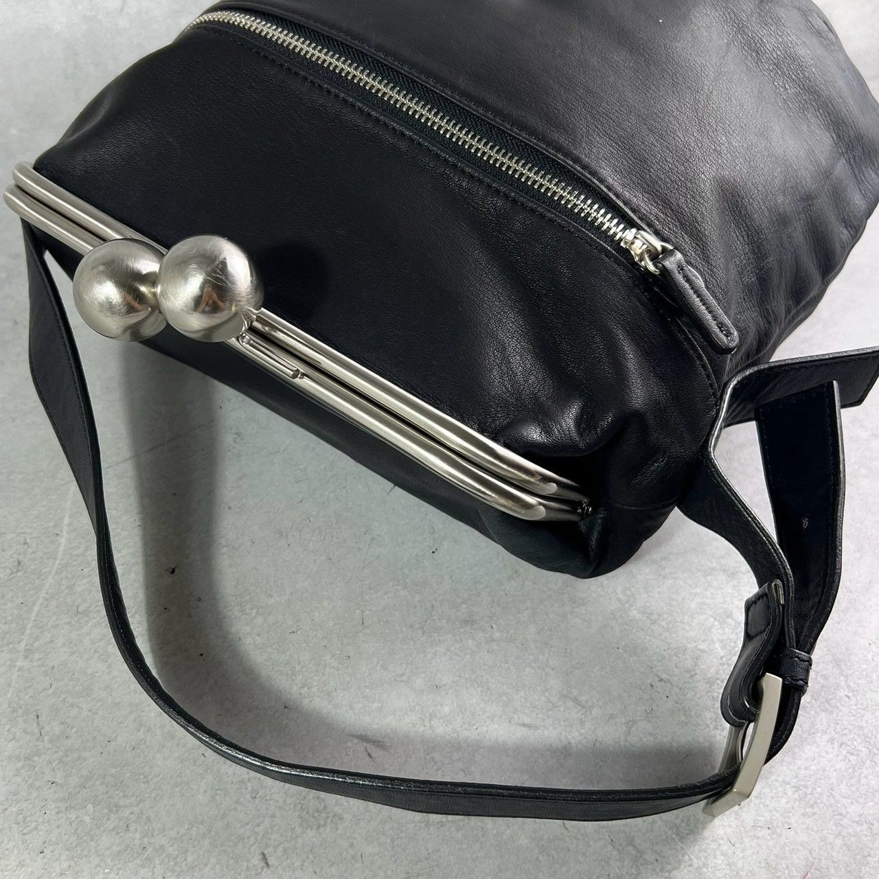 美品✨Kawa-Kawa カワカワ がま口ショルダーバッグ レザー ブラック 黒