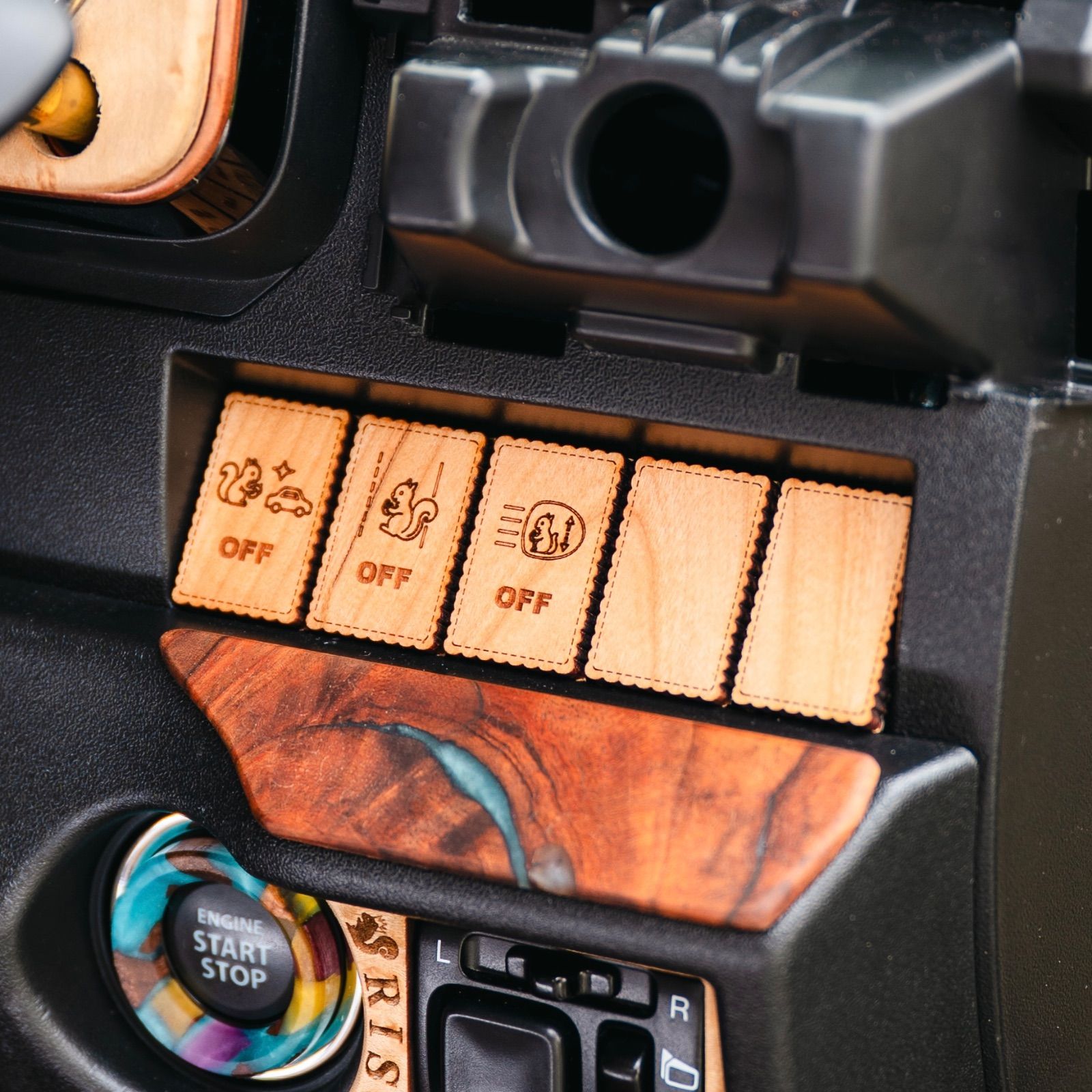 ジムニーjb64/jb74木製クッキースイッチパネル【ブラックチェリー