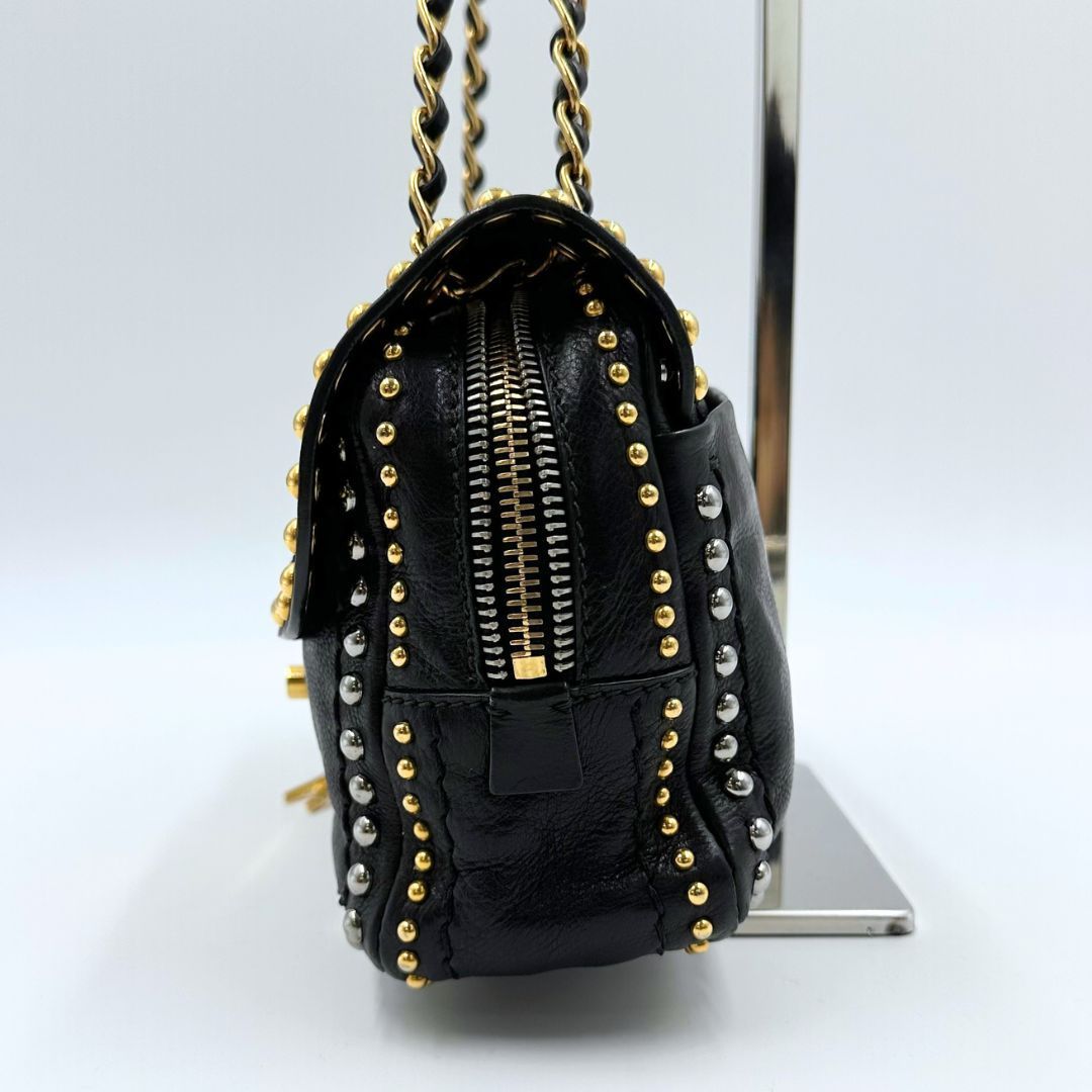 美品】Prada スタッズ レザー チェーンショルダーバッグ - メルカリ