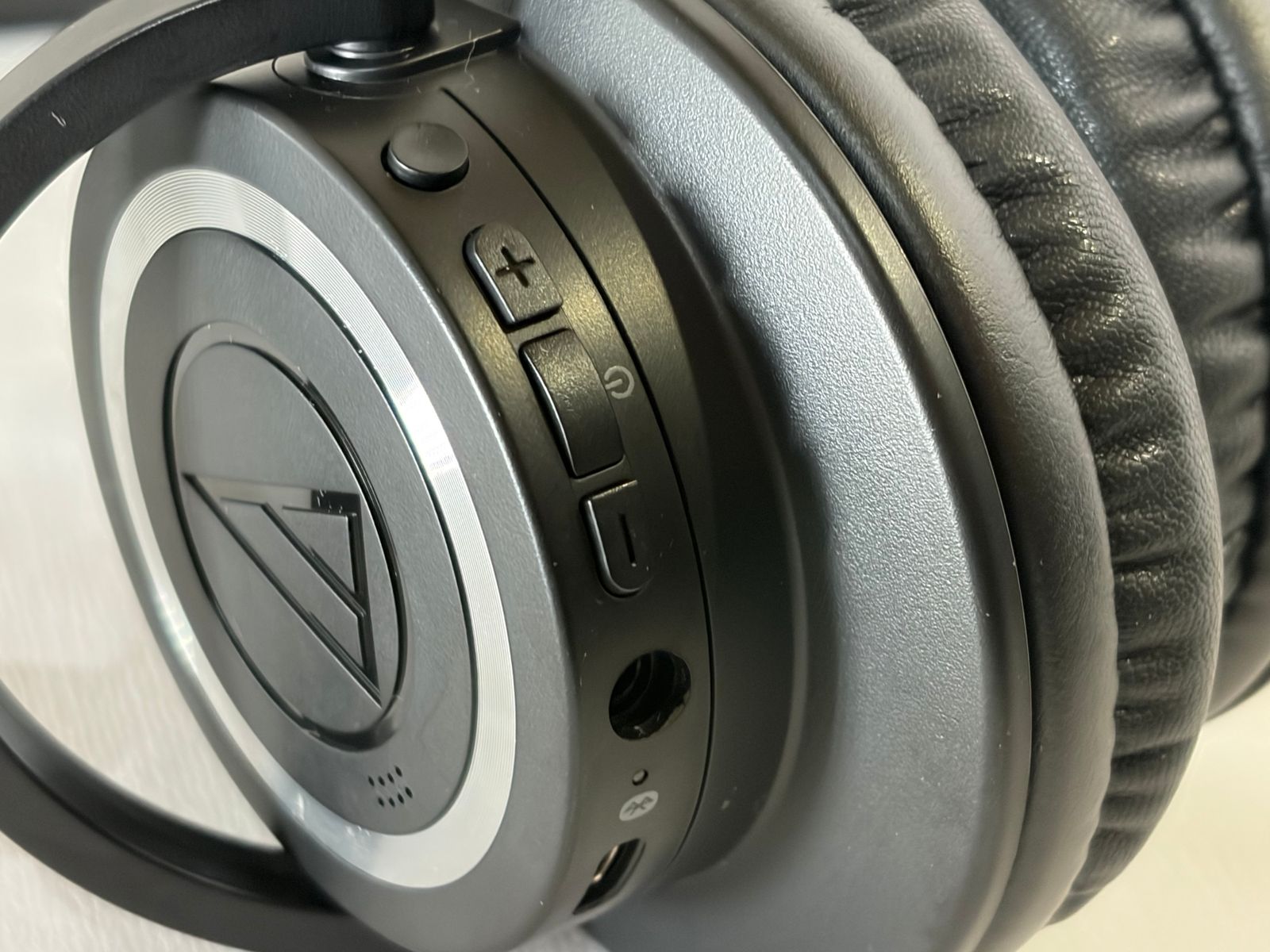 ◇ オーディオテクニカ audio-technica モニターヘッドホン ATH-M50x 有線 1100-4935 ◇ オーディオテクニカ audio-technica モニターヘッドホン ATH-M50x 有線 1100-4935