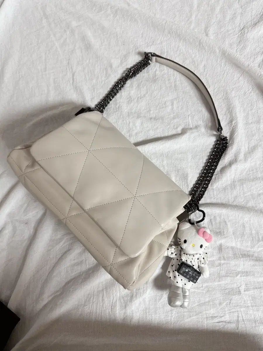新品 エレガンスパリ キルティング チェーン ショルダーバッグ アイボリー