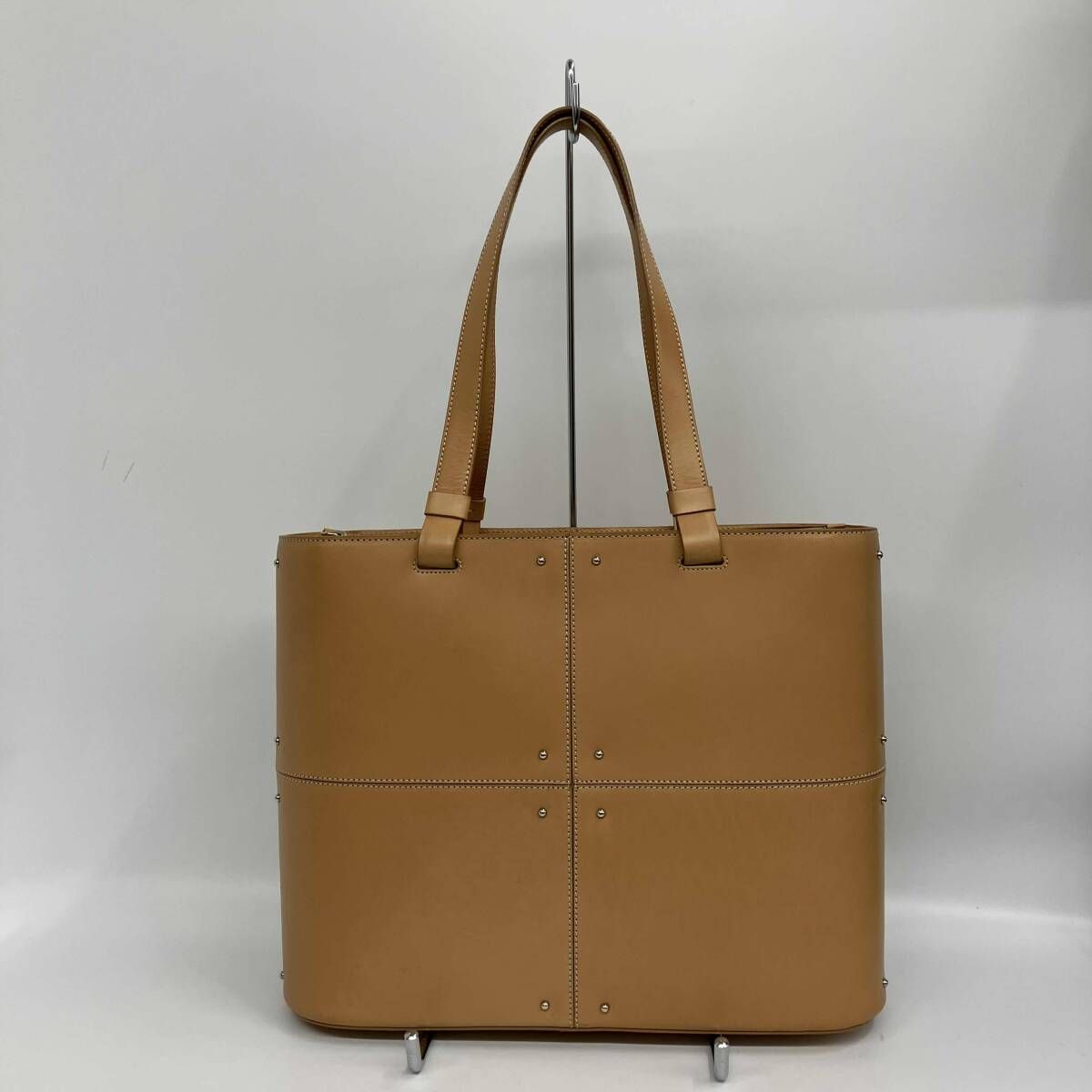 TOD'S/トッズ/ベージュ/スタッズ TOD'S - 良品 Todsトッズ クロコ型