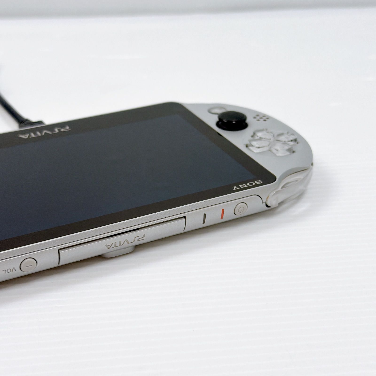 PSVITA PCH 2000 シルバー 良品 PlayStation Vita FW3.73 遊べるセット