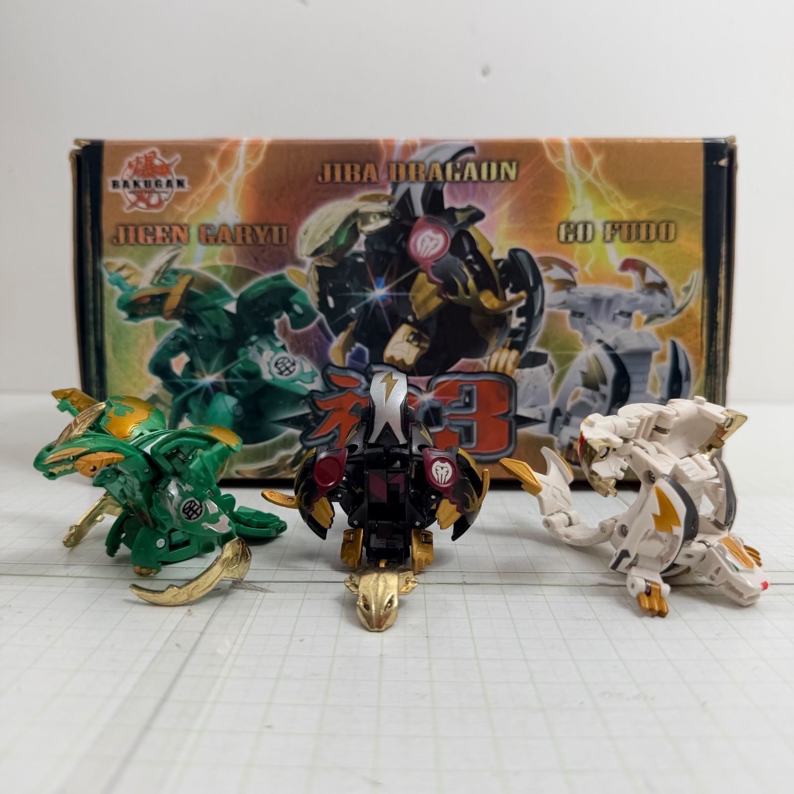 【瀬戸店】爆丸 神３ 士ガリュウ 磁ドラガオン 轟フドウ各１体 合計３体セット 箱のみ付属【724-6210】 45,499円