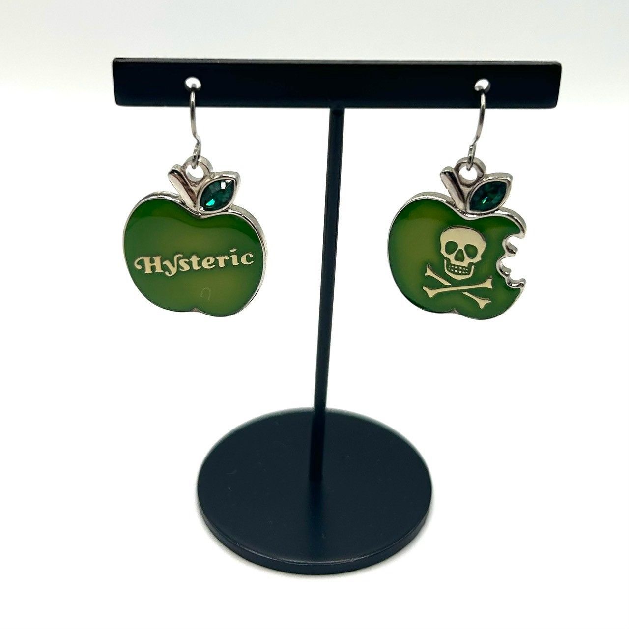 ヒステリックグラマー　SKULL APPLE ピアス　ブラック　レア　希少 HYSTERIC GLAMOUR』ヒステリックグラマー ロゴデザイン リンゴ スカル