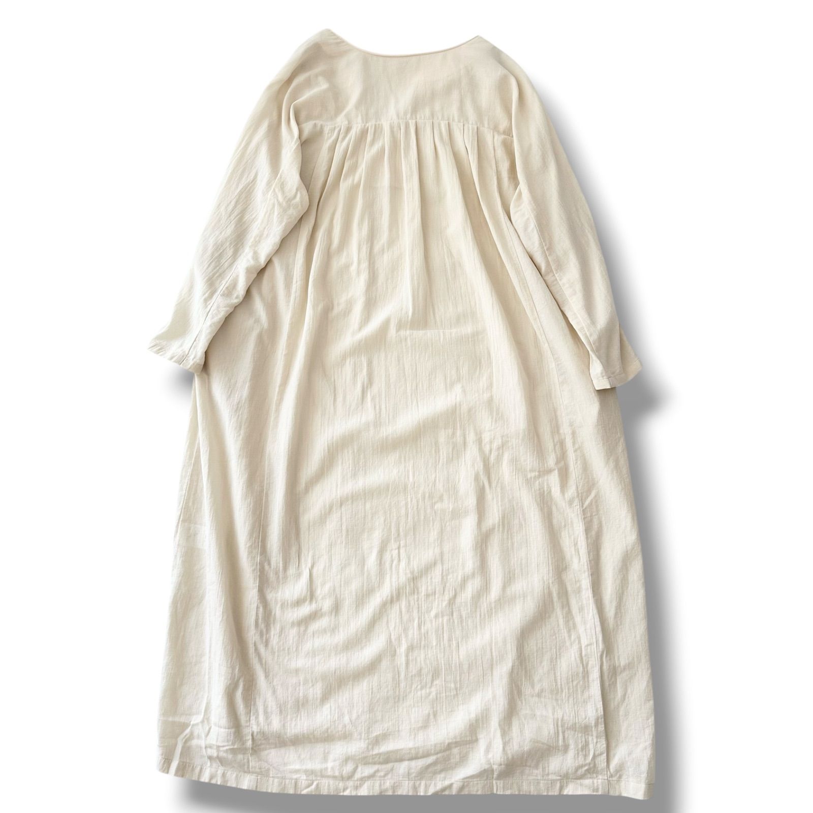 エヴァムエヴァ evam eva cotton tuck one-piece 2025年モデル