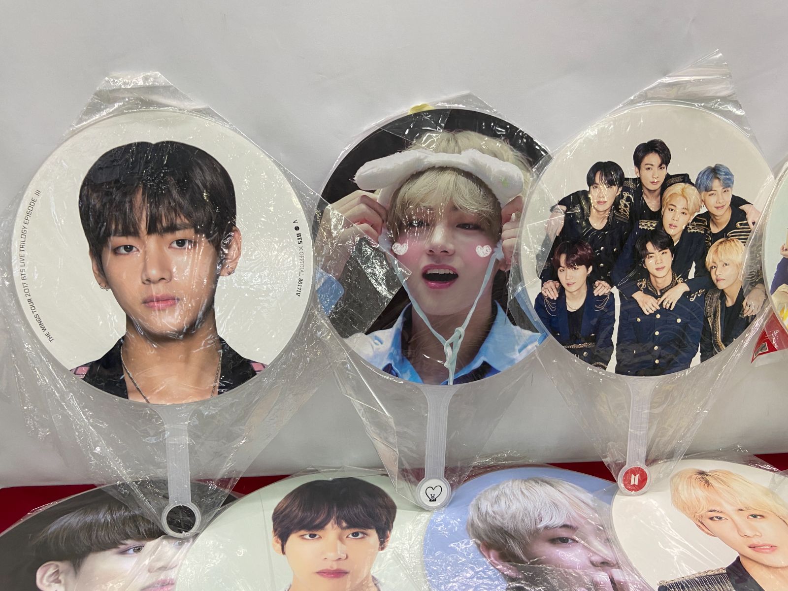 カメ】 BTS テテ テヒョン 多め うちわ アミボム ぬいぐるみ 他 大量