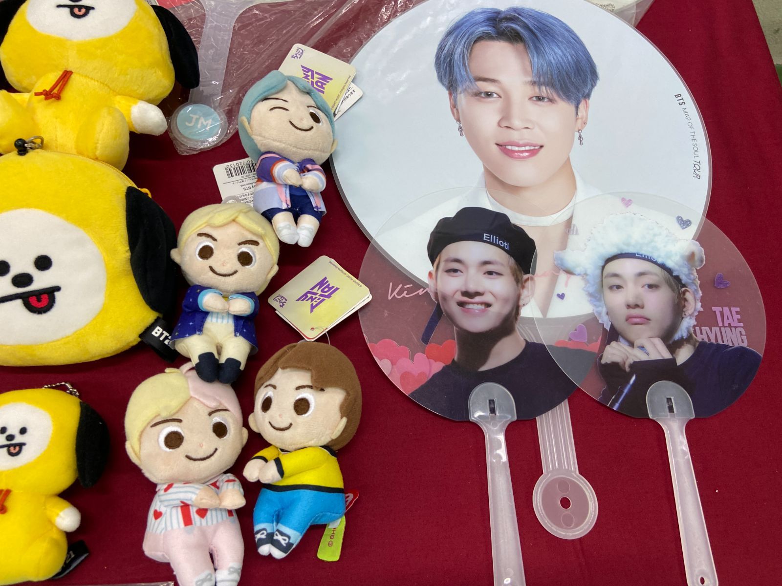 カメ】 BTS テテ テヒョン 多め うちわ アミボム ぬいぐるみ 他 大量