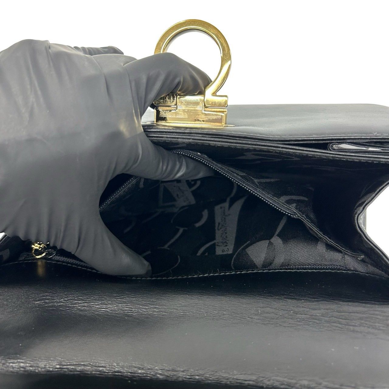 極 美品 Salvatore Ferragamo サルヴァトーレフェラガモ ガンチーニ