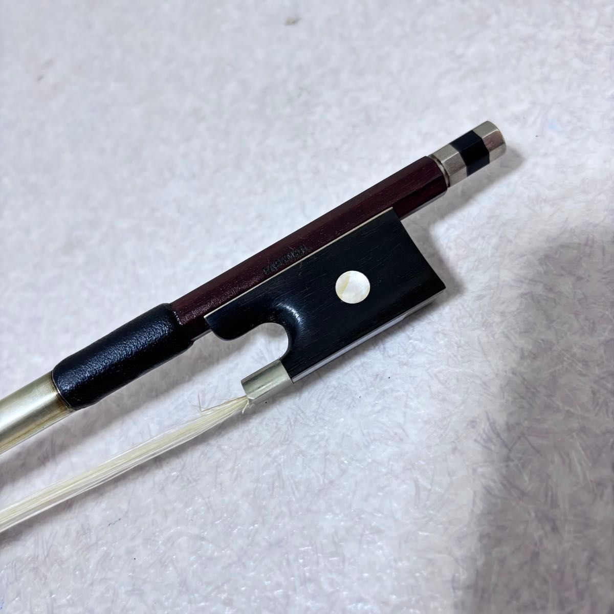 □【綺麗】 バイオリン 弓 イーストマン EASTMAN 4/4 - メルカリ