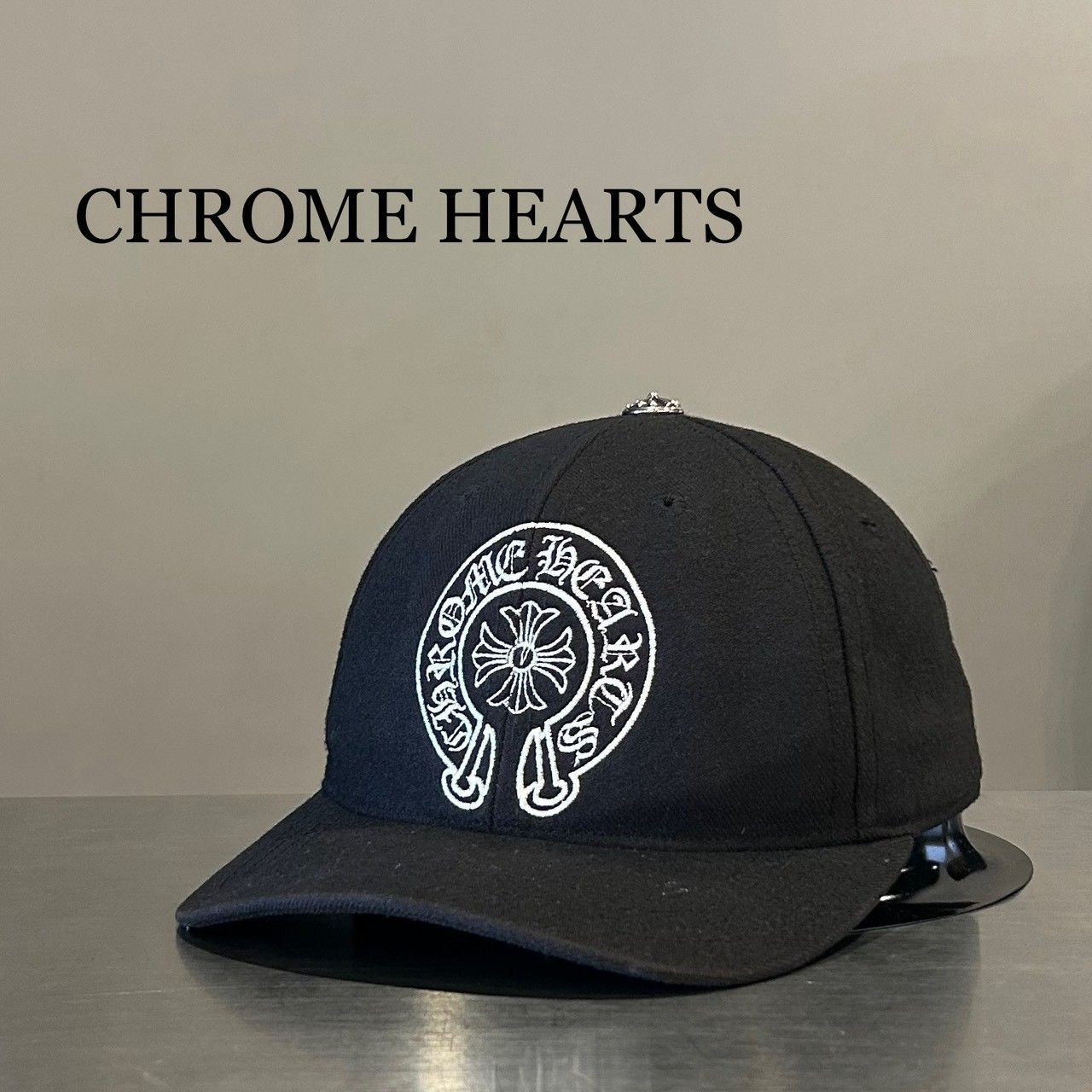 『CHROME HEARTS』クロムハーツ ホースシュー刺繍 ベースボールキャップ ウール 38,935円