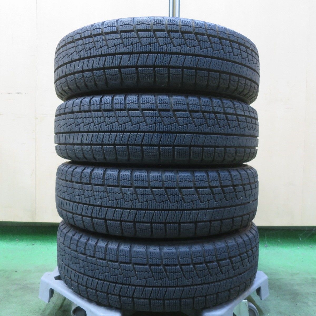バリ溝！23年！キレイ！9.5分以上◎スタッドレス 155/65R14 ネクセン