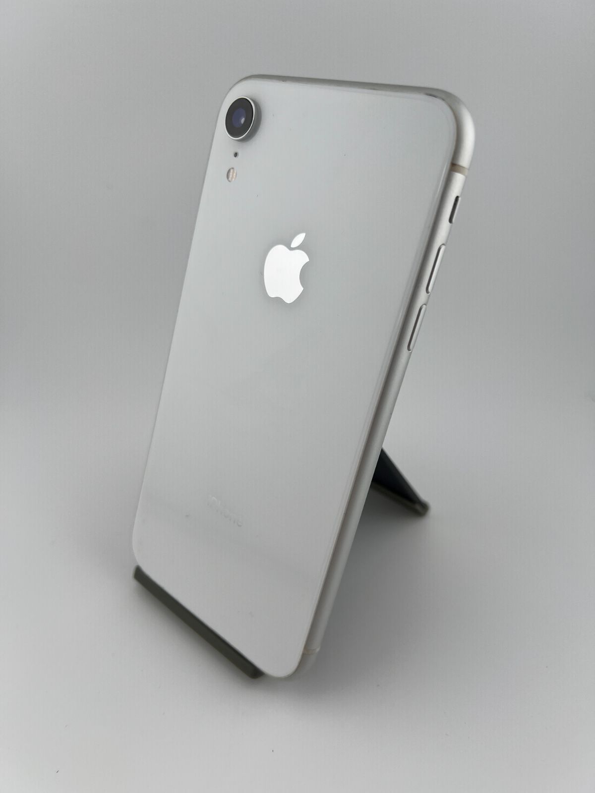 iPhone XR 64GB ホワイト 中古（フレームキズ有）- メルカリ