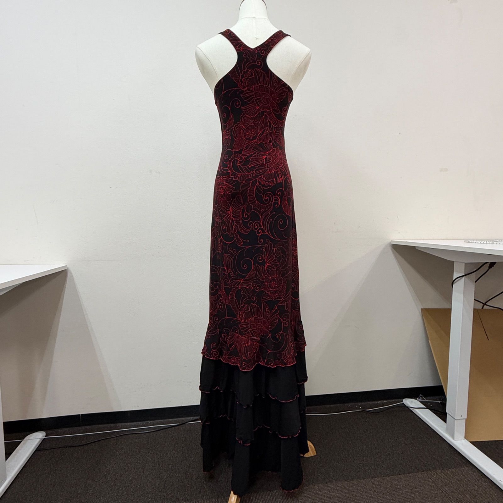 フラメンコ衣装ノースリブドレス赤黒レース DOCE del FLAMENCO】 フラメンコ衣装 ドレス フリル 黒 赤模様