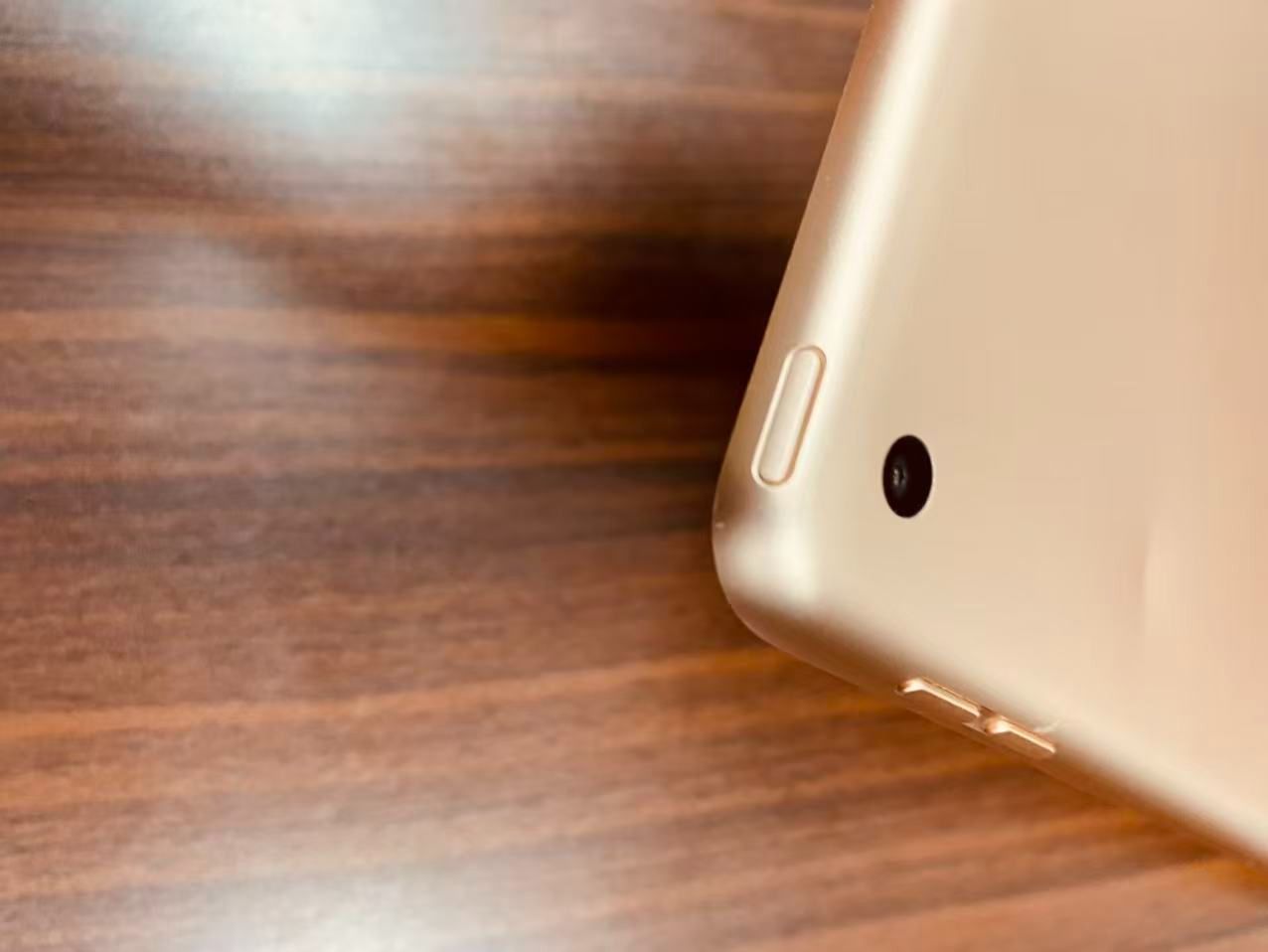 電池94％Apple iPad 第7世代 Wi-Fi 128GB Gold - メルカリ