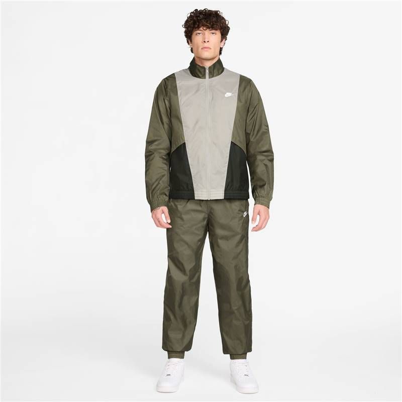ナイキ ウィンドブレーカー メンズ 上下 NIKE クラブ ウーヴン トラックスーツ スポーツウェア 長袖ジャケット ロングパンツ セットアップ 男性 上下組 トレーニング 運動 ウインドブレイカー ジップアウター 長ズボン オリーブ色 /HJ1986-222