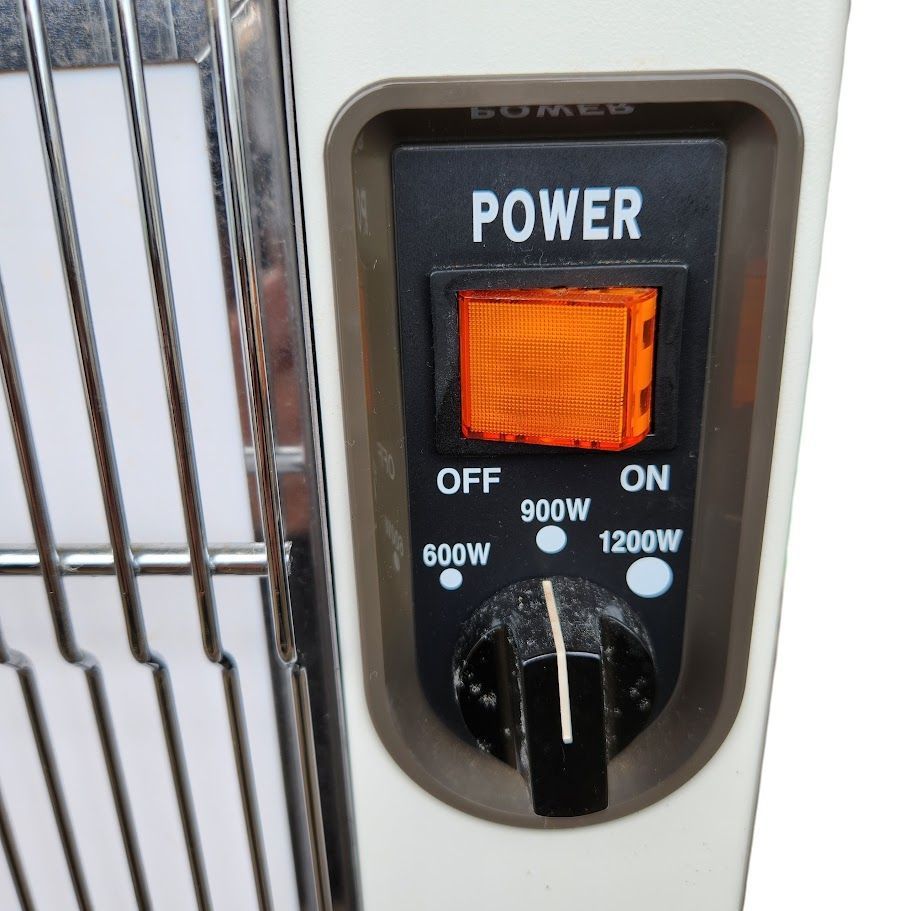 【美品】サンラメラ 1200W型 遠赤外線セラミックヒーター 暖房　カバー付き サンラメラ 1200W セラミックヒーター 遠赤外線ヒーター 専用カバー