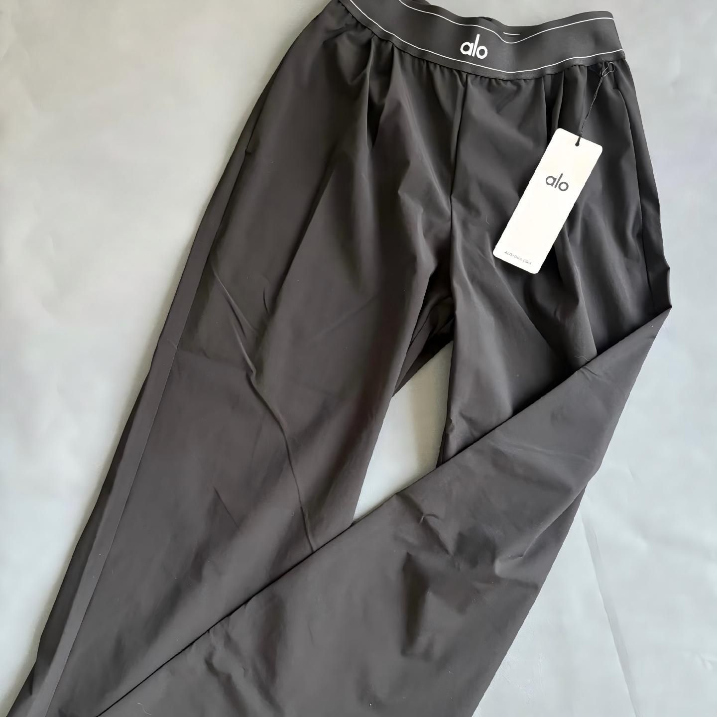 ✨新品未使用】Alo Yoga アローヨガ パンツ ボトムス トラウザー