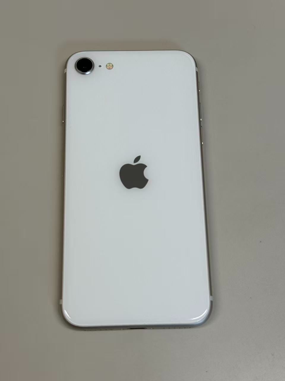 極美品 iPhone SE3 64GB スターライト バッテリー99% SIMフリー - メルカリ