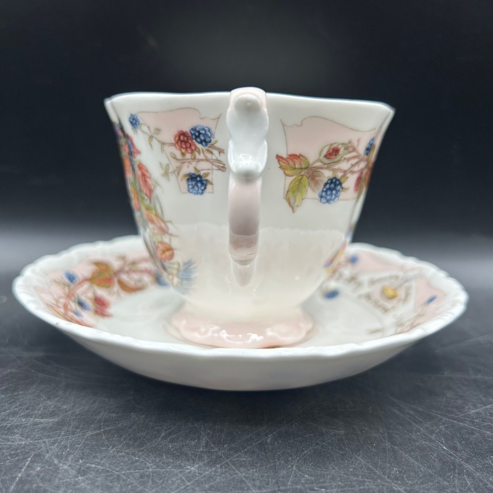 美品 ロイヤルドルトン ブランブリーヘッジ Autumn 秋 カップ&ソーサー