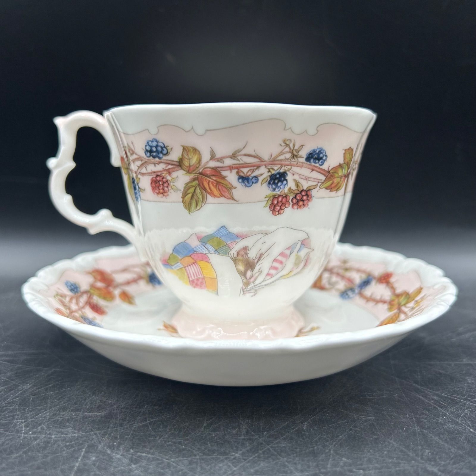 美品 ロイヤルドルトン ブランブリーヘッジ Autumn 秋 カップ&ソーサー