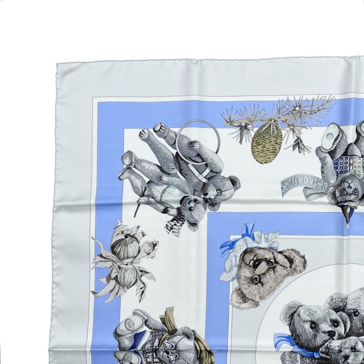 HERMES 水色 テディベア　デザイン シルクスカーフ ☆エルメス シルクスカーフ カレ90 心の友 テディベア 熊 ブルー