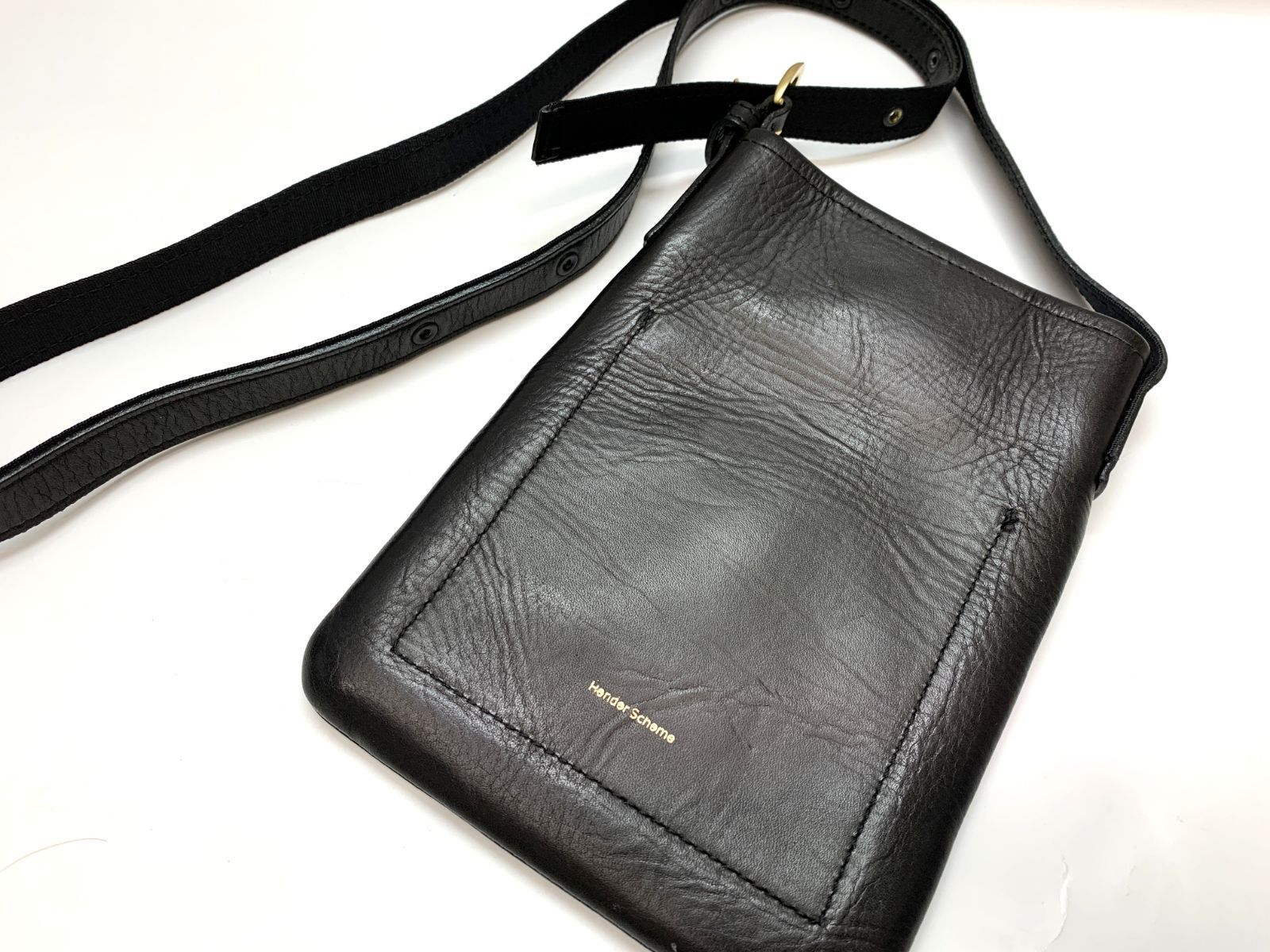 Hender schemeエンダースキーマ レザー ミニ薄型ショルダー サコッシュ 黒