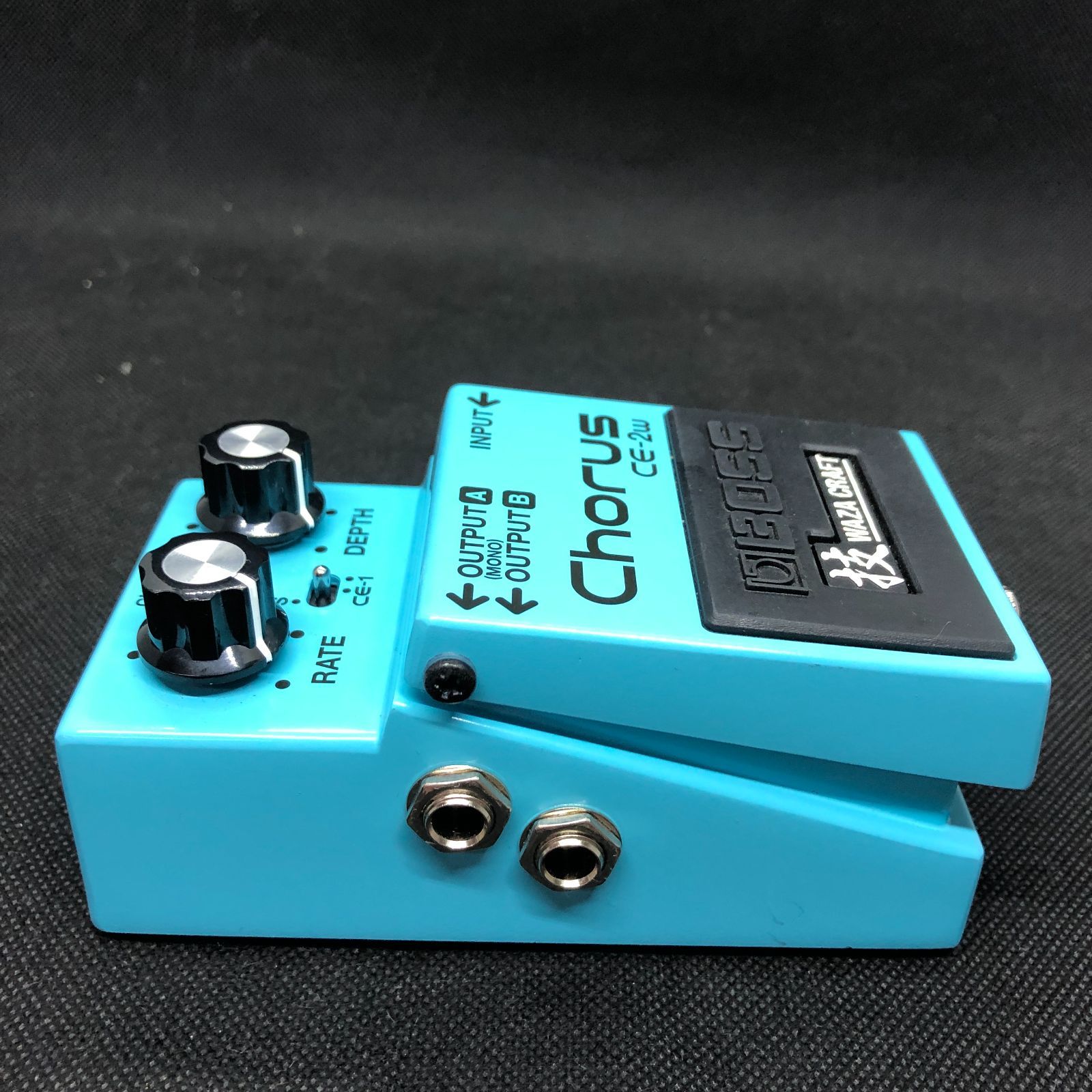 BOSS CE-2W Chorus WAZA CRAFT 2026年製 AA7JE522402 f146 - メルカリ