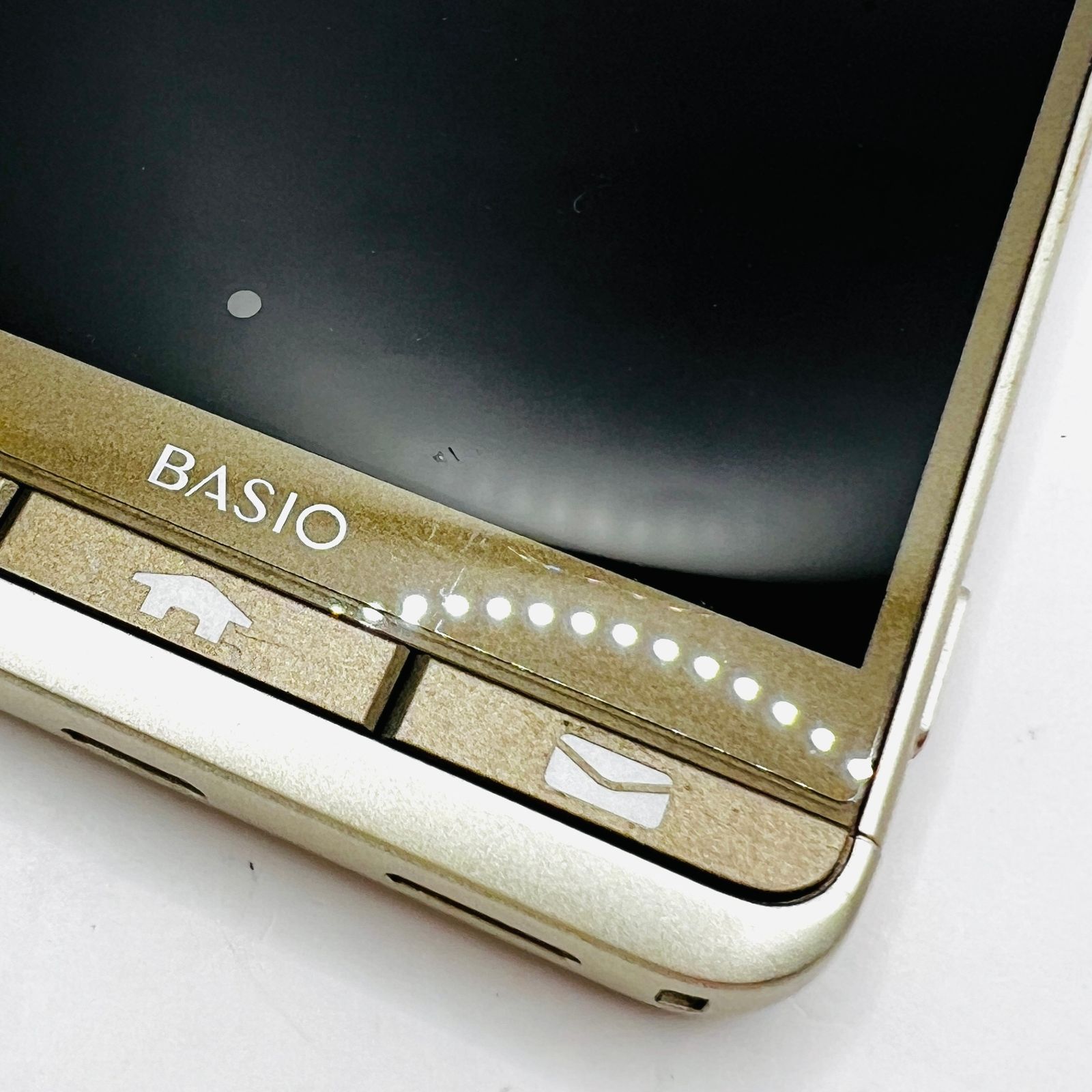 au BASIO3 KYV43 ゴールド 32GB ジャンク品 - メルカリ