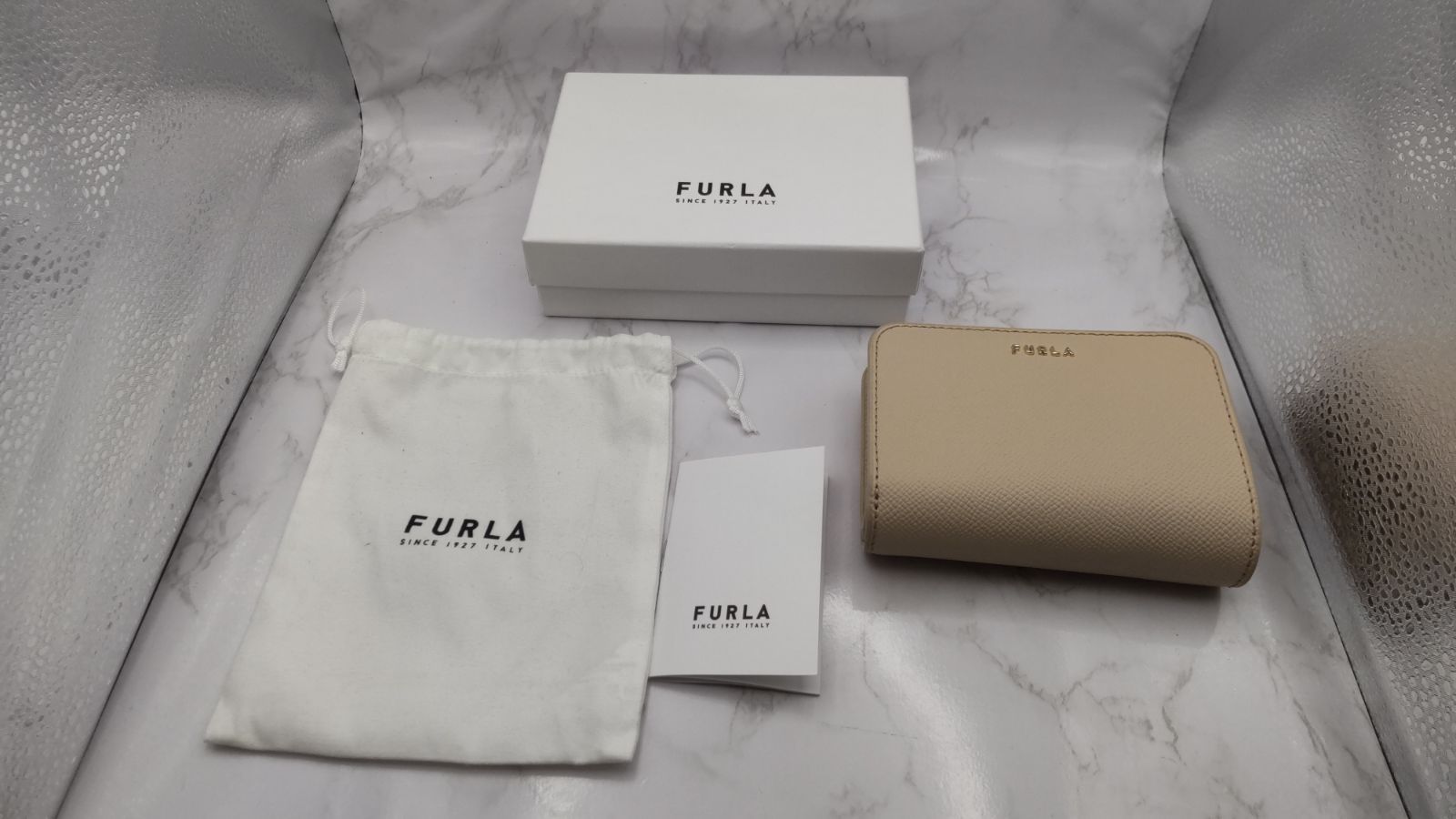 FURLA 折り財布　レザー　 WP00260 7,022円