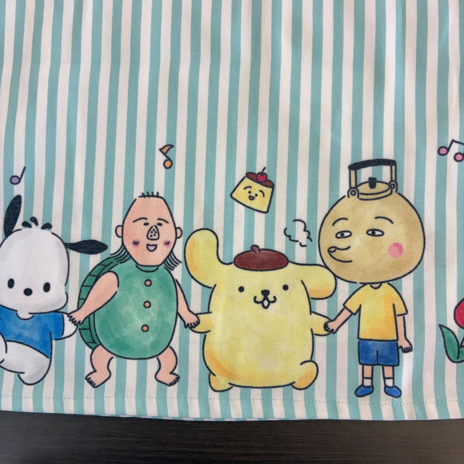 新作 コジコジ×サンリオキャラクターズエプロン M-L 保育士 介護士