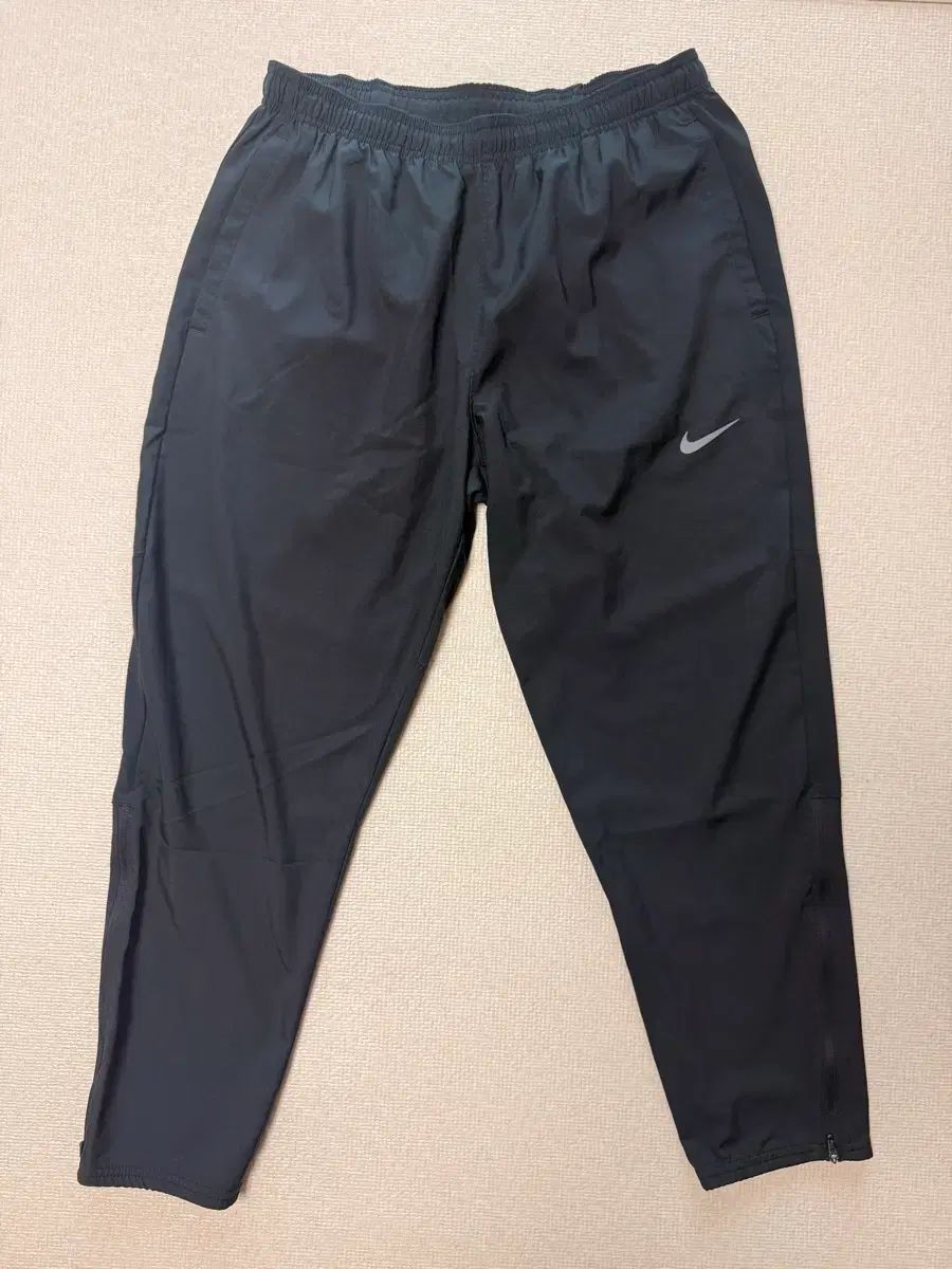 XL NIKE ドライフィット チャレンジャー ウーブン ランニング パンツ 8,298円