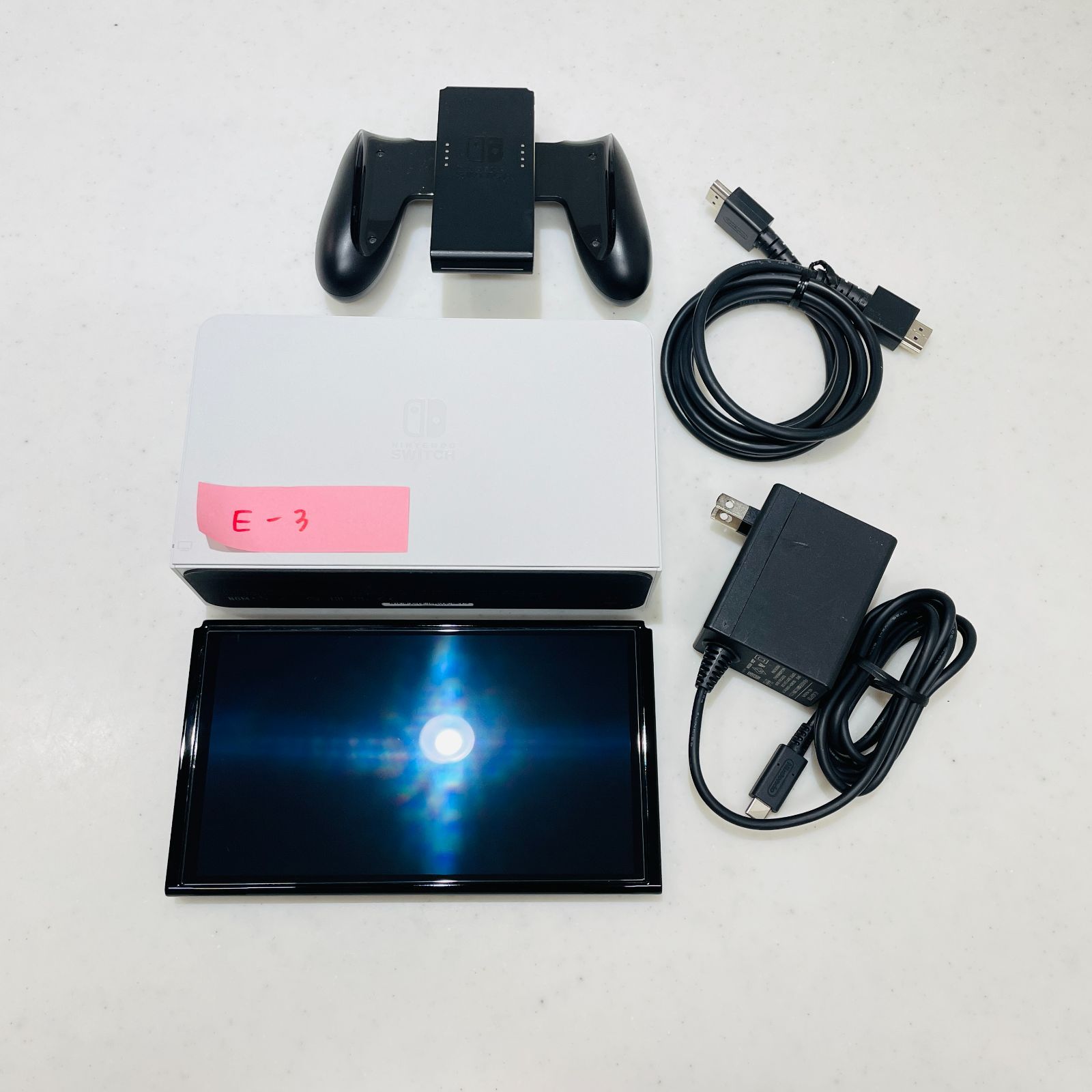 美品 2023年製 Nintendo Switch 有機ELモデル 本体 ホワイトドック