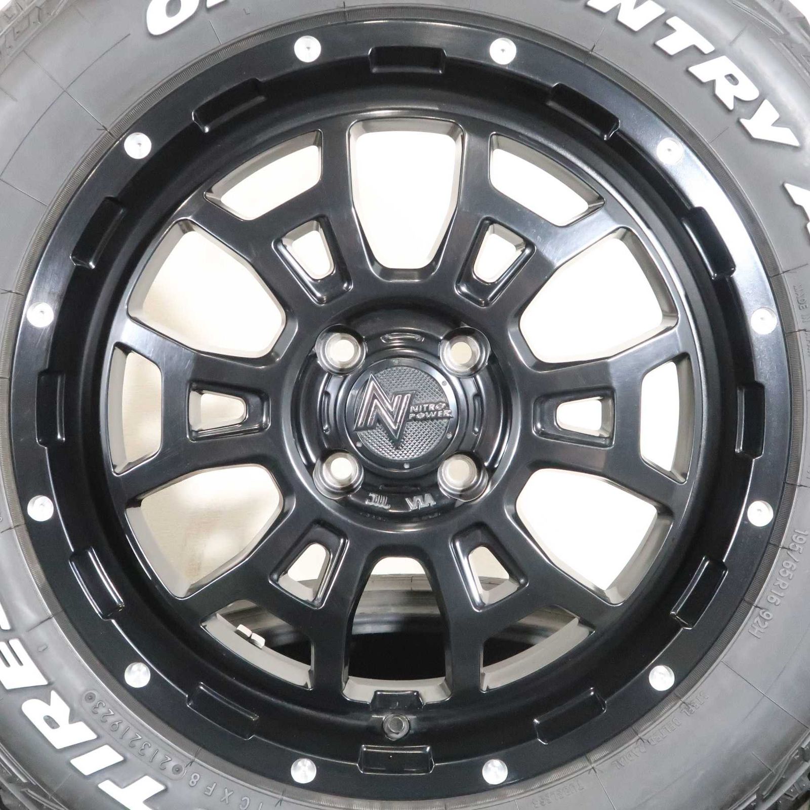 ライズ ロッキー 等に 4本 NITRO POWER H6 SLUG 16インチ 6J +40 4H 