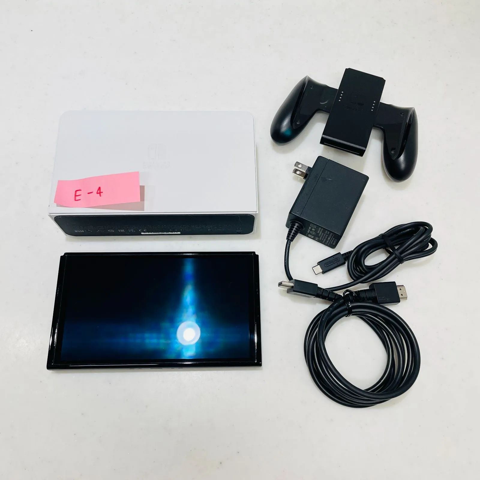 美品 2021年製 Nintendo Switch 有機ELモデル 本体 ホワイトドック