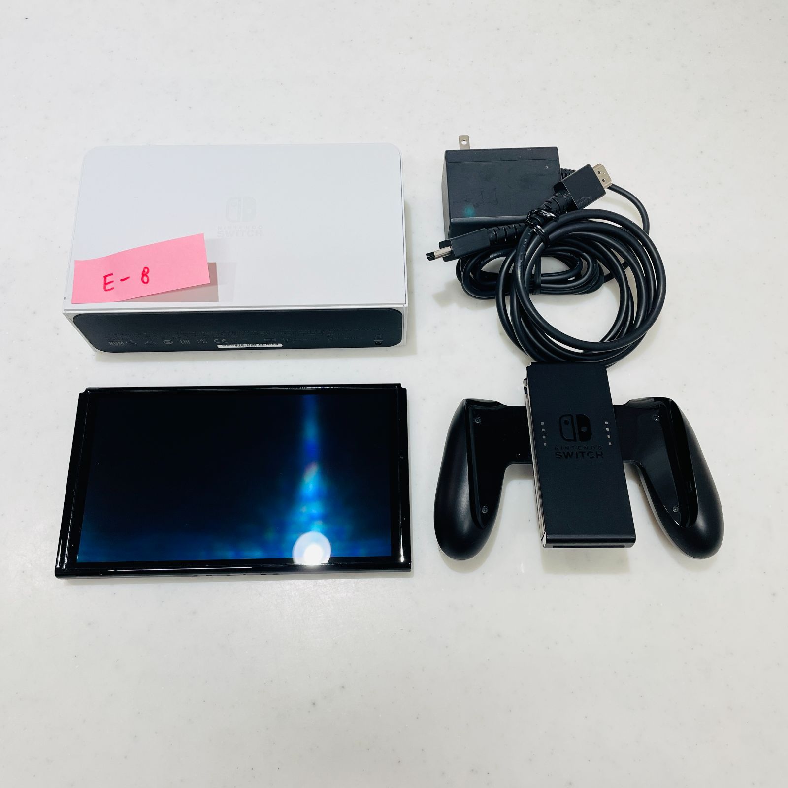 美品 2024年製 Nintendo Switch 有機ELモデル 本体 ホワイトドック