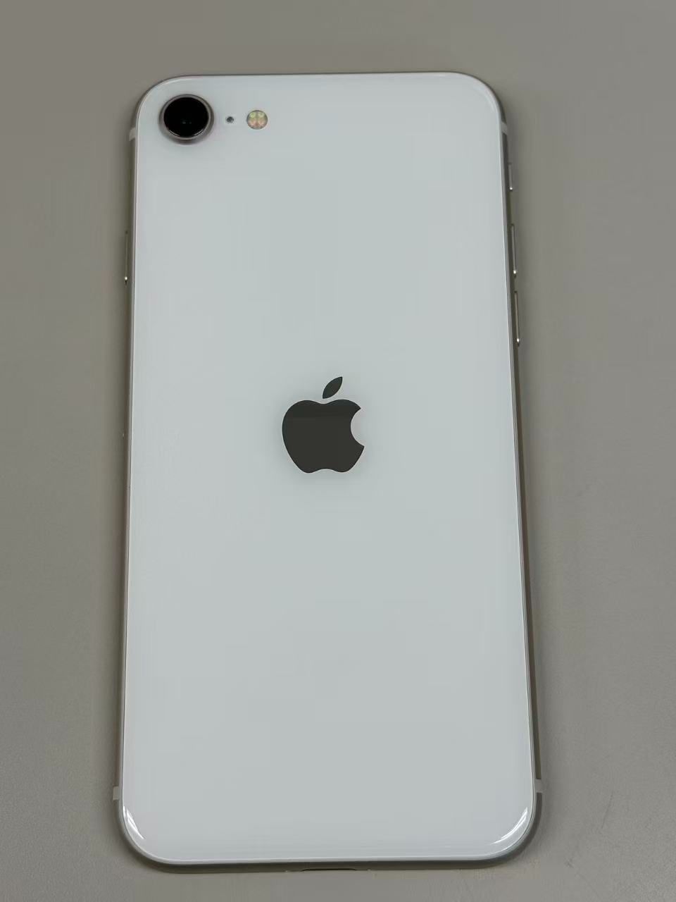 新品同様品 電池100%SIMフリー iPhone SE(第3世代) 64GB スターライト