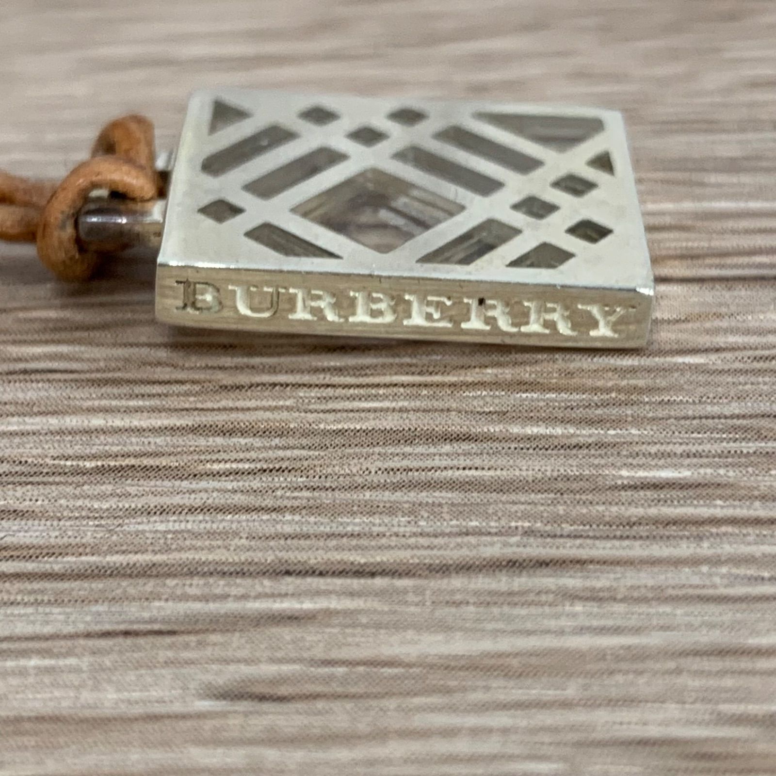 H514 未使用級✨ Burberry バーバリー ネックレス ノバチェック 箱付き 