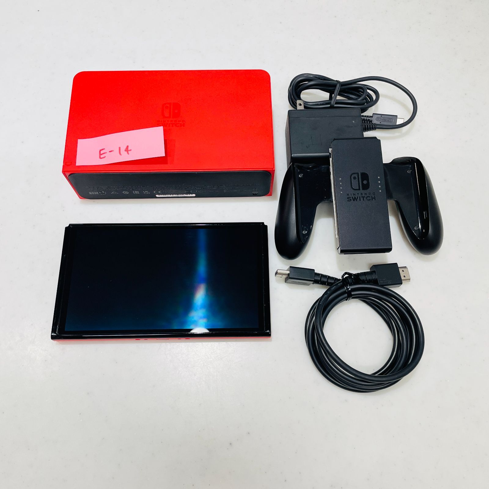 美品 2023年製 Nintendo Switch 有機ELモデル マリオレッド 本体