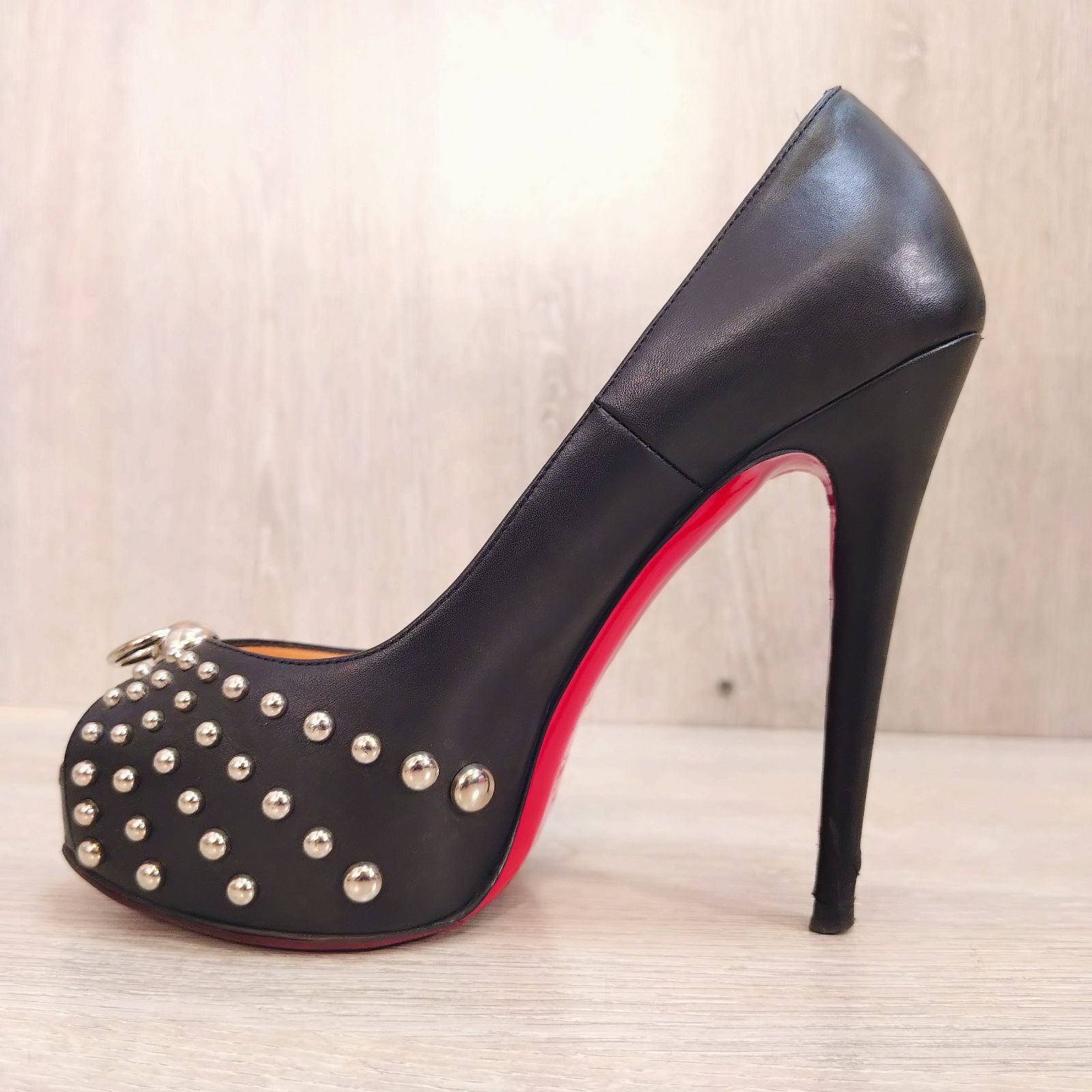 Christian Louboutin スタッズ パンプス 37 24cm相当 ブラック レザー