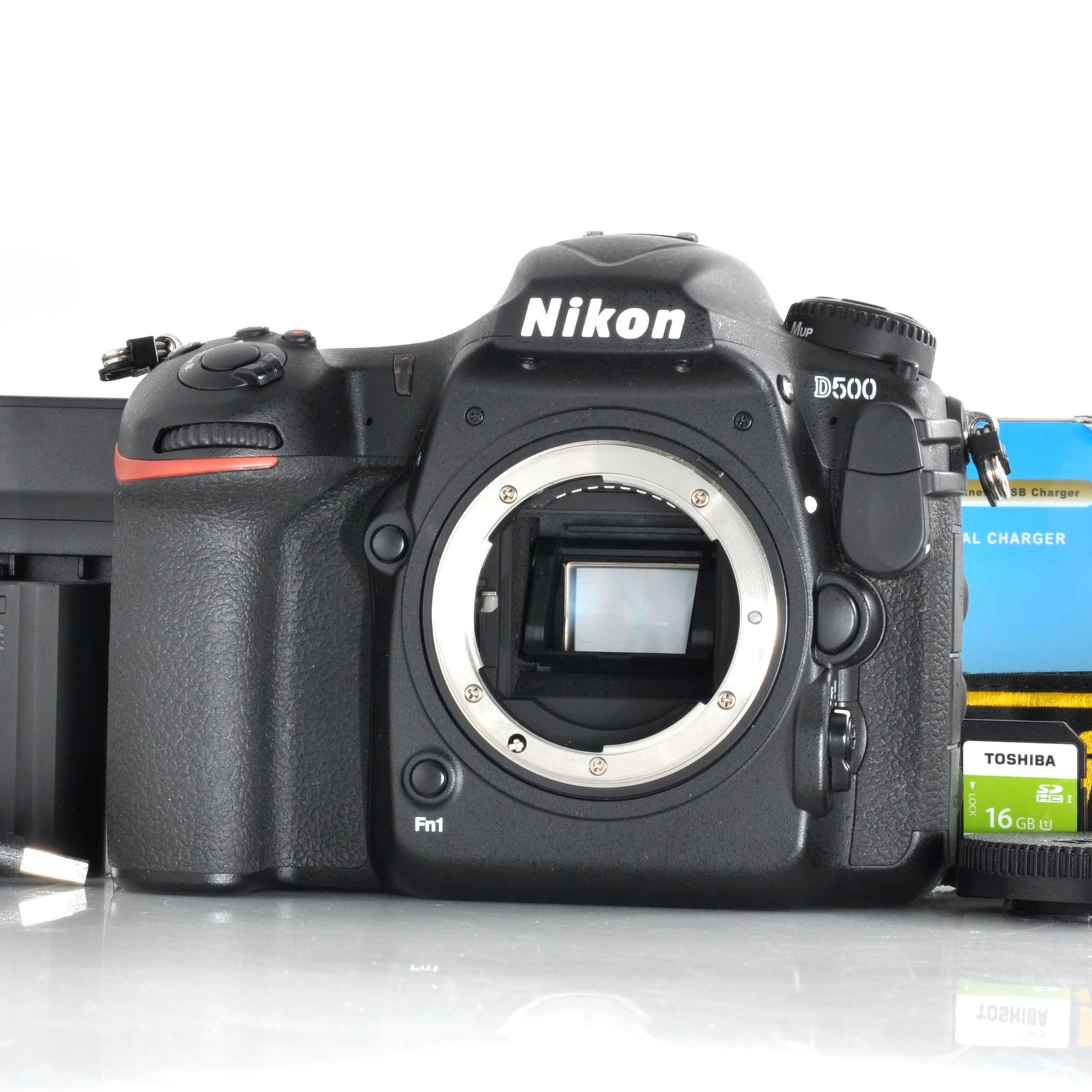 撮影枚数2,651枚【ニコン】Nikon D500 デジタル一眼レフカメラ + バッテリー #U713A
