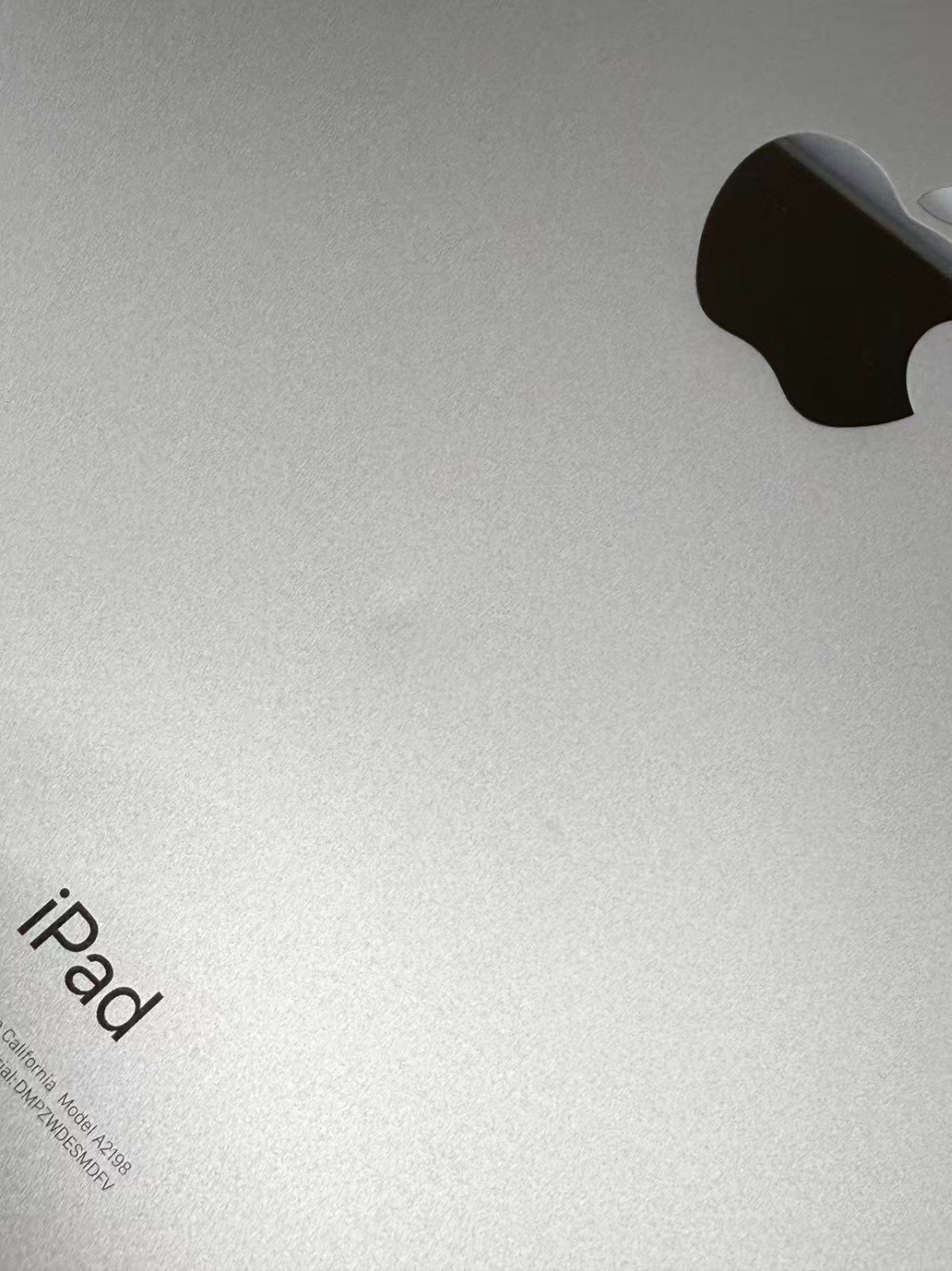 極美品 電池100% SIMフリーiPad (第7世代) 32GB シルバー - メルカリ